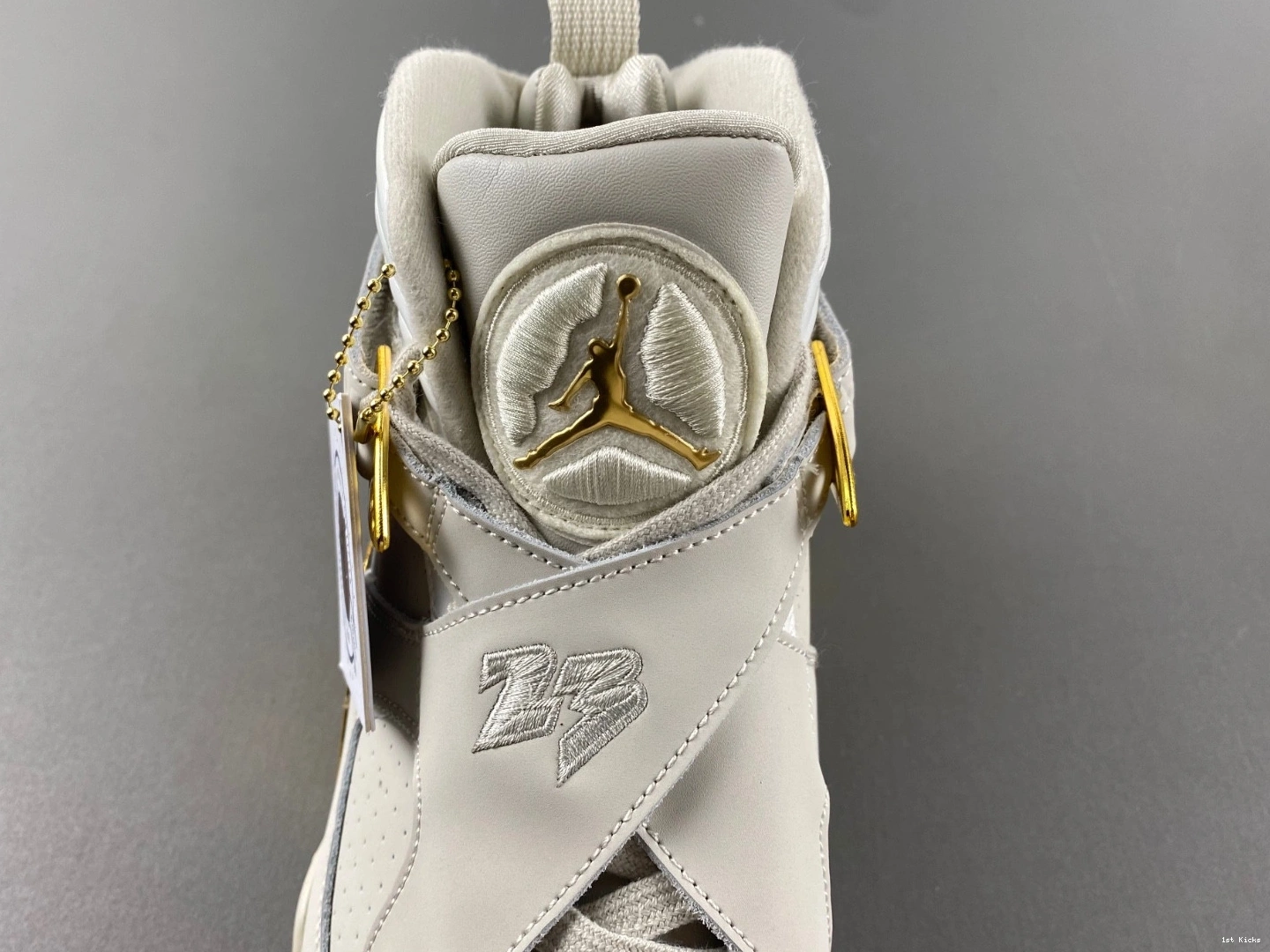 Men's 8 832821-030 - Champagne Retro Jordan 0325